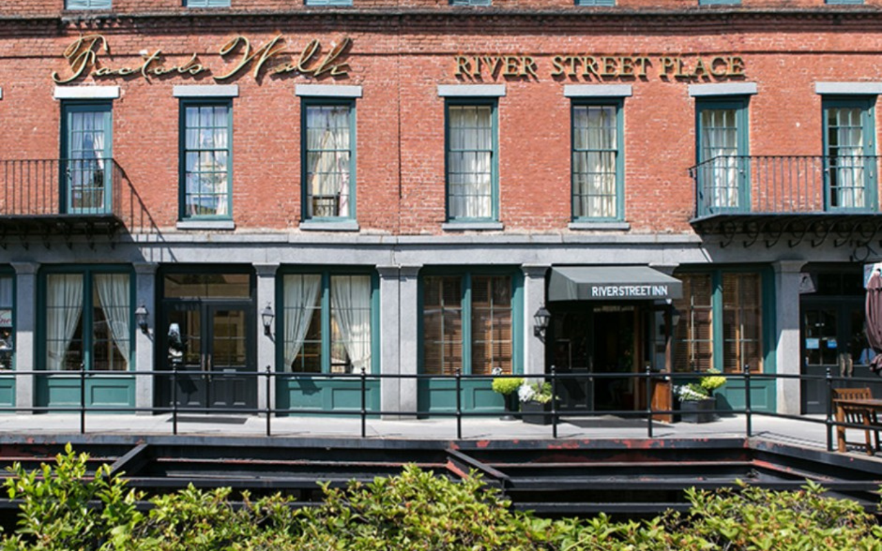 Bay Street Mercantile gift store at the River Street Inn, Bay Street, Savannah GA — retail lease by RIVR RE on behalf of River Street Inn
