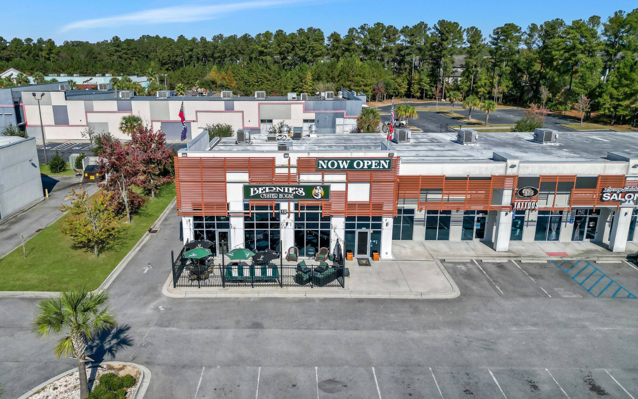Molly MacPherson's Scottish Pub, 110 Towne Center Drive Pooler GA — sold to Etang Bistro by RIVR RE